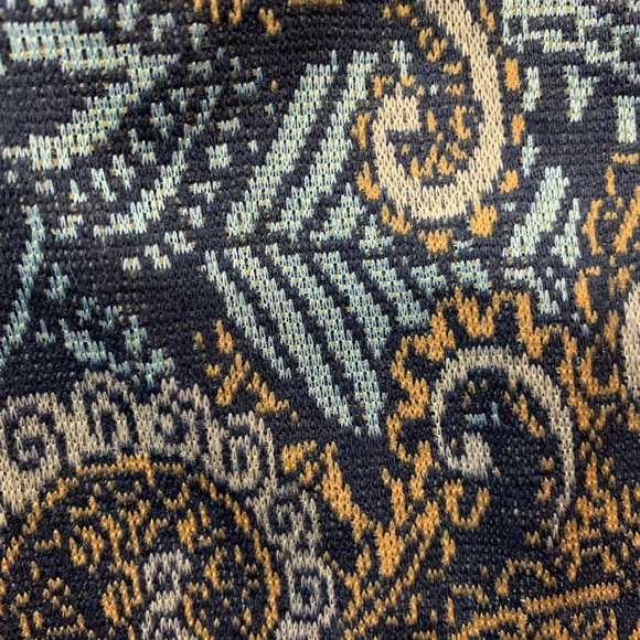 Lularoe Amelia - Picture 4 of 4